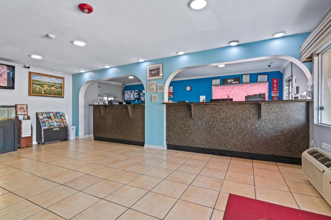 Econo Lodge Inn & Suites I-64 & Us 13 Βιρτζίνια Μπιτς Εξωτερικό φωτογραφία