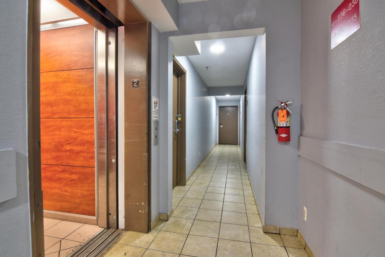 Econo Lodge Inn & Suites I-64 & Us 13 Βιρτζίνια Μπιτς Εξωτερικό φωτογραφία