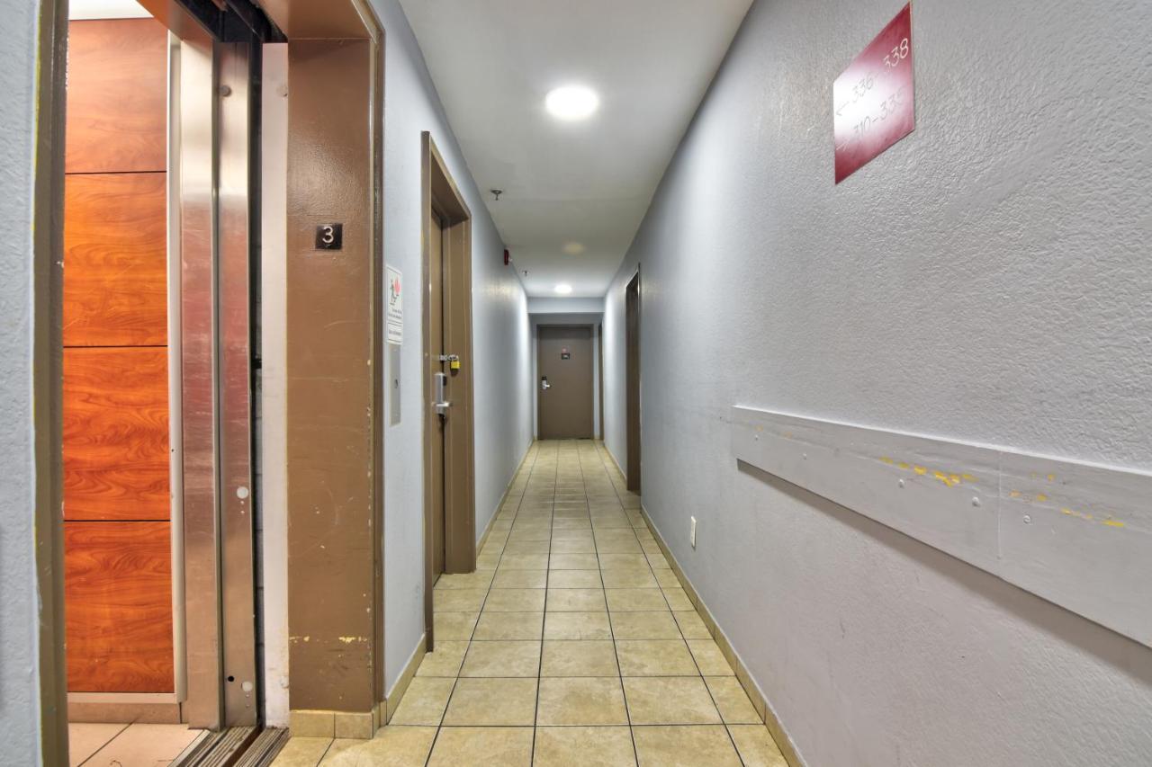 Econo Lodge Inn & Suites I-64 & Us 13 Βιρτζίνια Μπιτς Εξωτερικό φωτογραφία