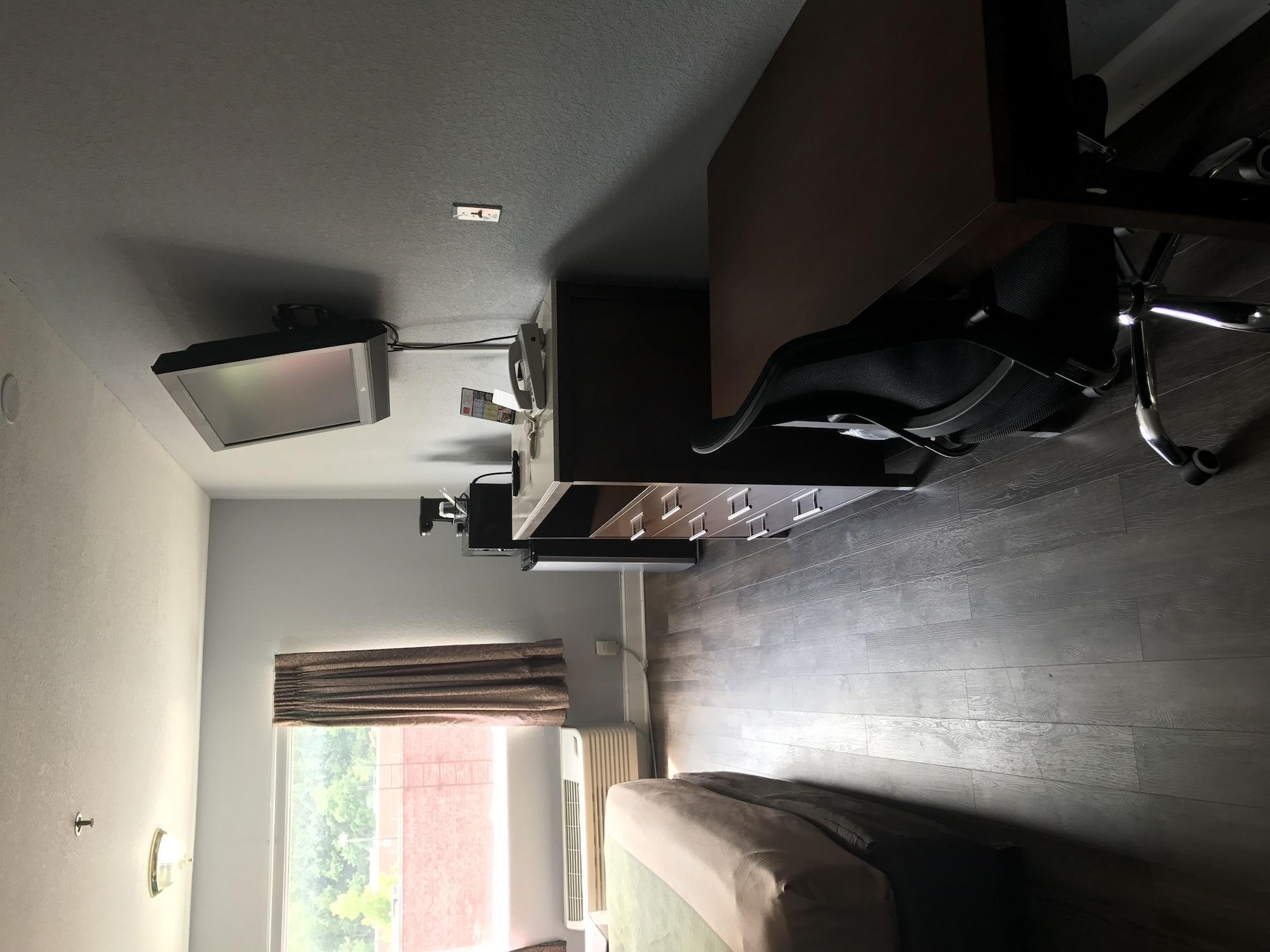 Econo Lodge Inn & Suites I-64 & Us 13 Βιρτζίνια Μπιτς Εξωτερικό φωτογραφία
