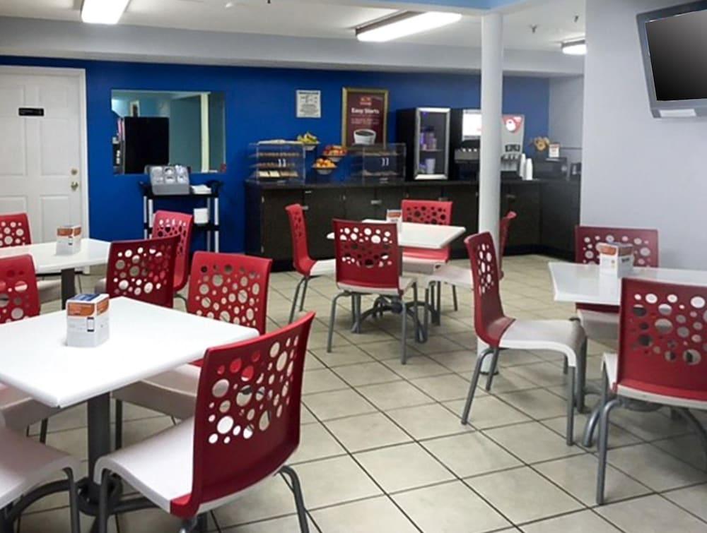 Econo Lodge Inn & Suites I-64 & Us 13 Βιρτζίνια Μπιτς Εξωτερικό φωτογραφία