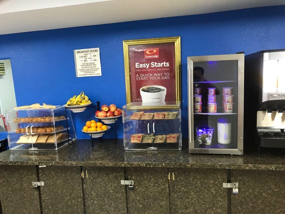 Econo Lodge Inn & Suites I-64 & Us 13 Βιρτζίνια Μπιτς Εξωτερικό φωτογραφία