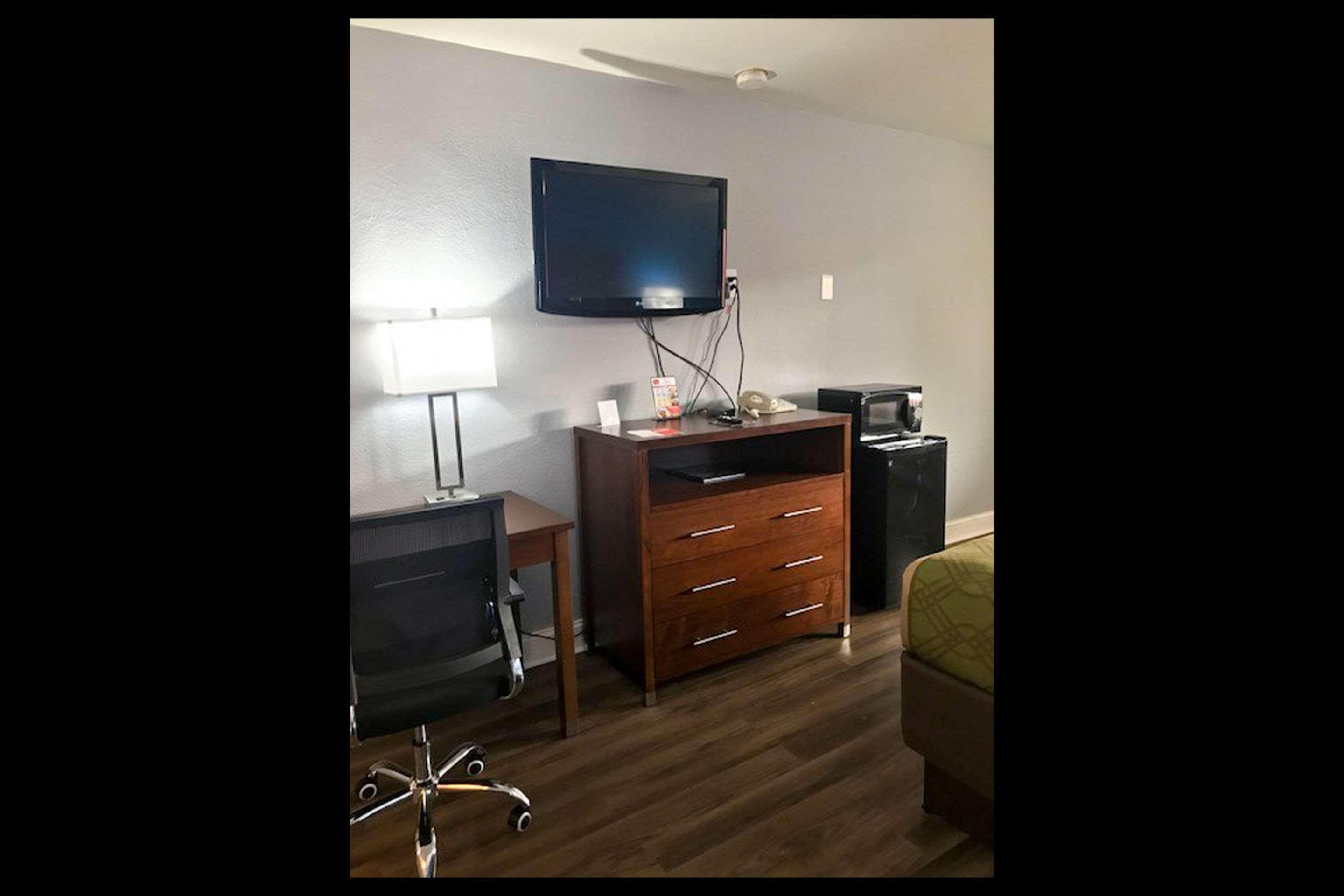 Econo Lodge Inn & Suites I-64 & Us 13 Βιρτζίνια Μπιτς Εξωτερικό φωτογραφία