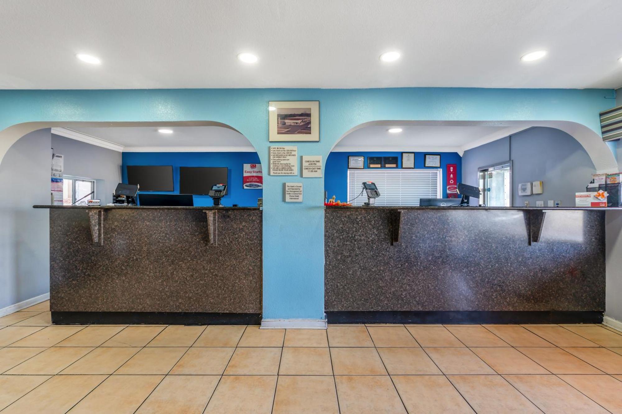 Econo Lodge Inn & Suites I-64 & Us 13 Βιρτζίνια Μπιτς Εξωτερικό φωτογραφία